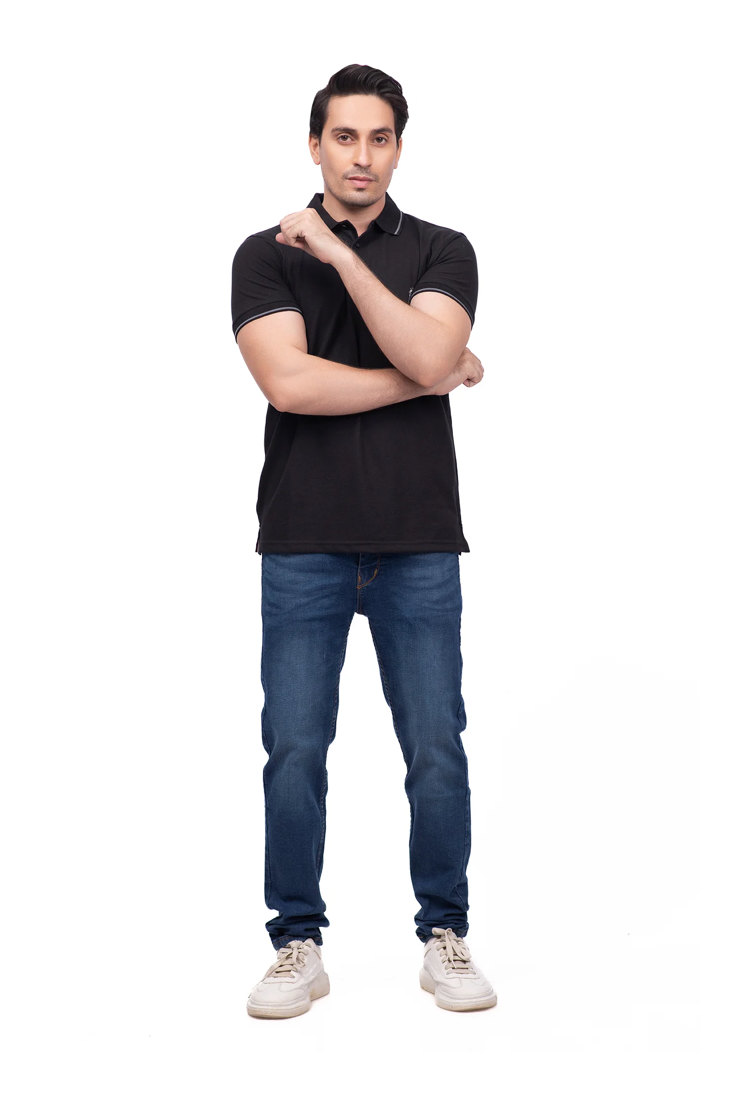 Sleek & Classic: Plain Black Polo T-Shirt for Men - Image 2